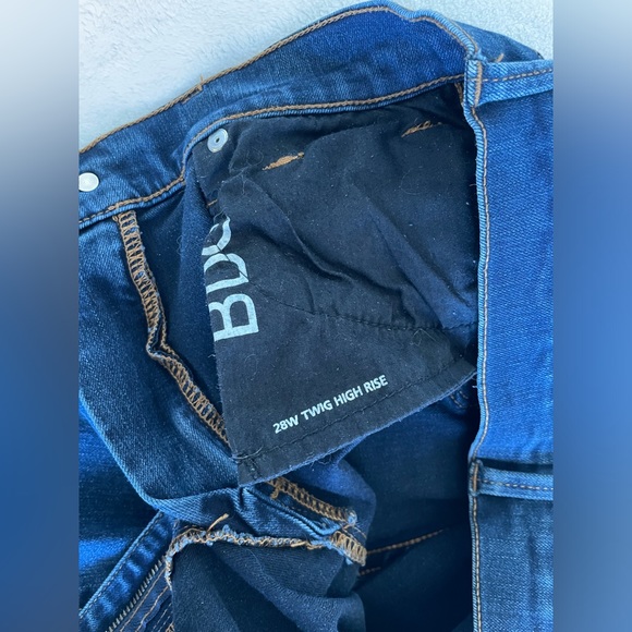 Urban outfitters BDG Twig high rise 28w medium/dark wash stretchy - Picture 6 of 6